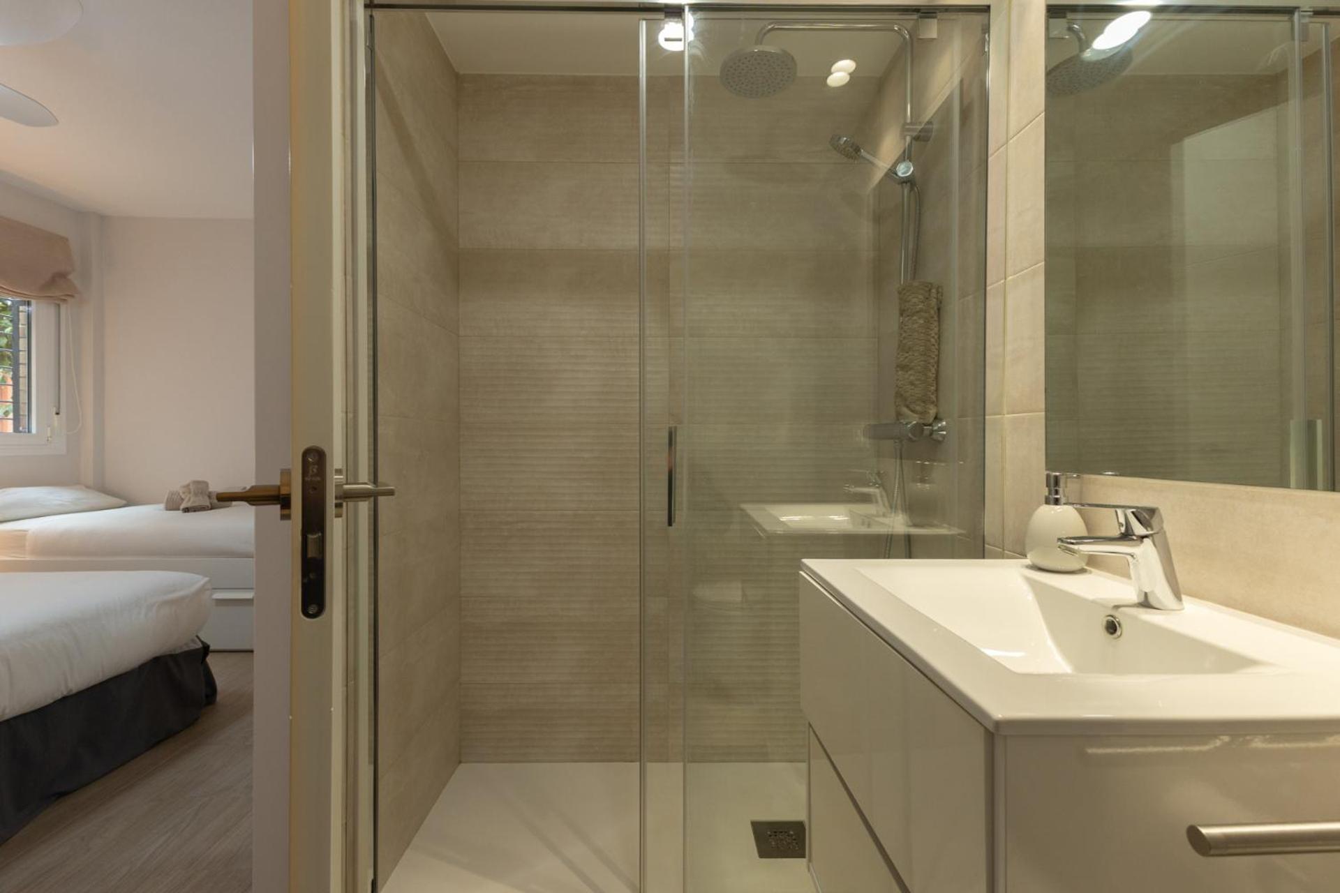 Charming Apartment With Private Patio At Plaza De Espana By Ocityzen Sevilla Bagian luar foto